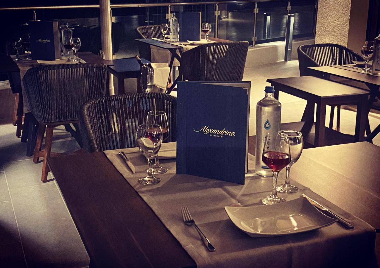 Alexandrina Apartment Mola Kalyva Bagian luar foto