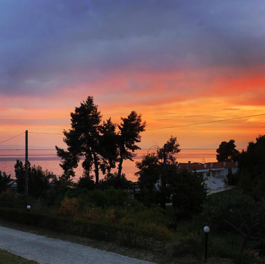 Alexandrina Apartment Mola Kalyva Bagian luar foto