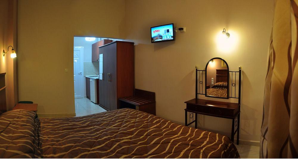 Alexandrina Apartment Mola Kalyva Bagian luar foto