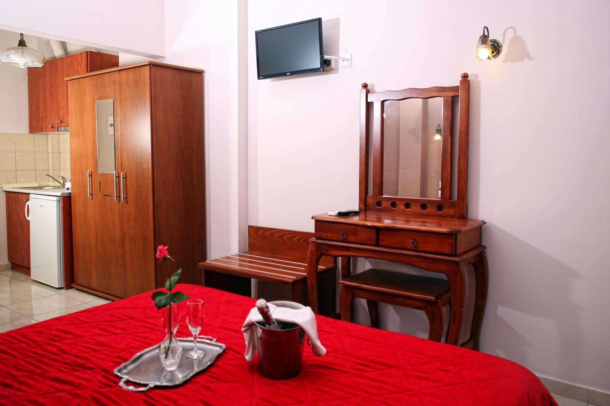 Alexandrina Apartment Mola Kalyva Bagian luar foto