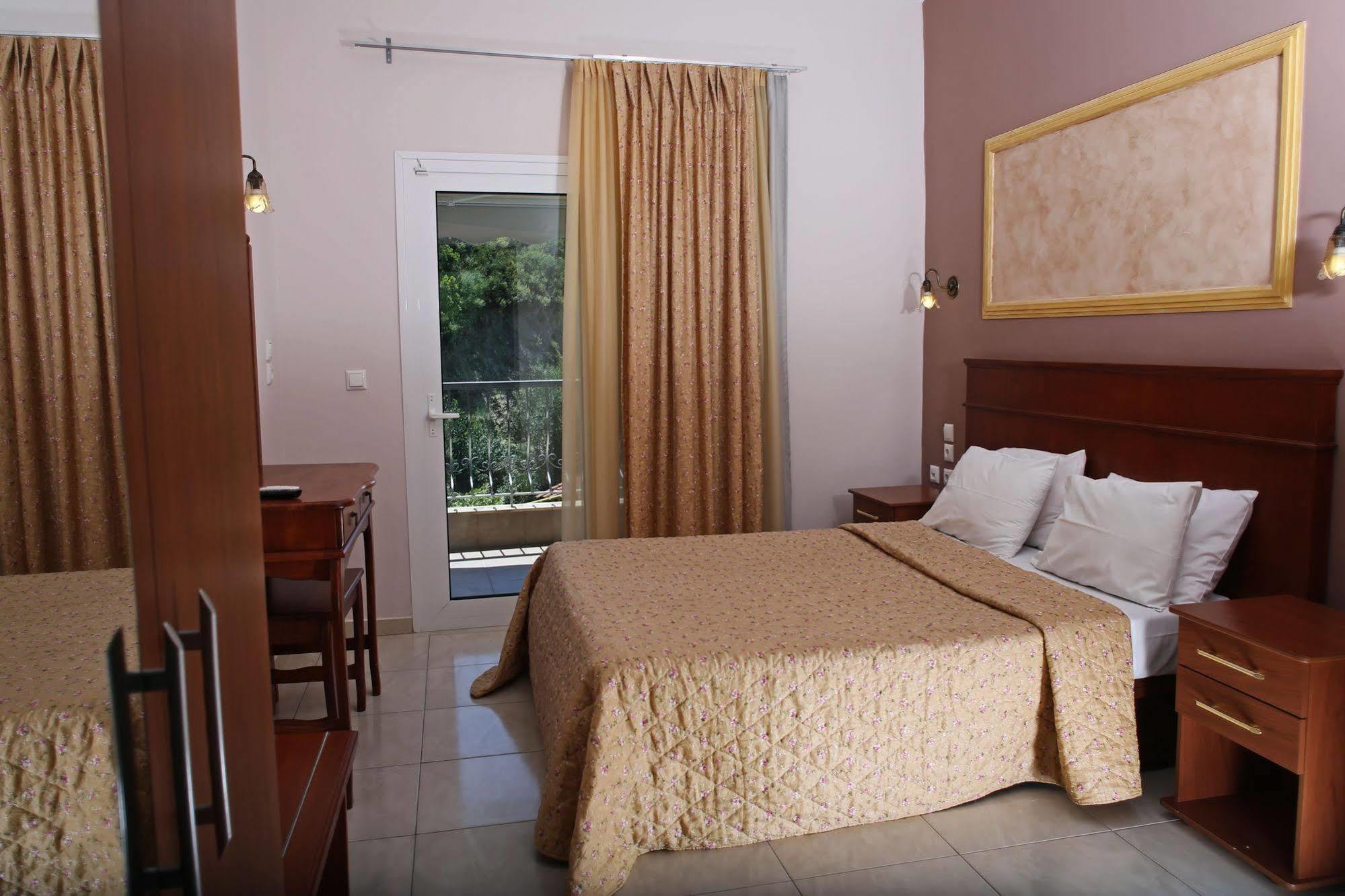 Alexandrina Apartment Mola Kalyva Bagian luar foto